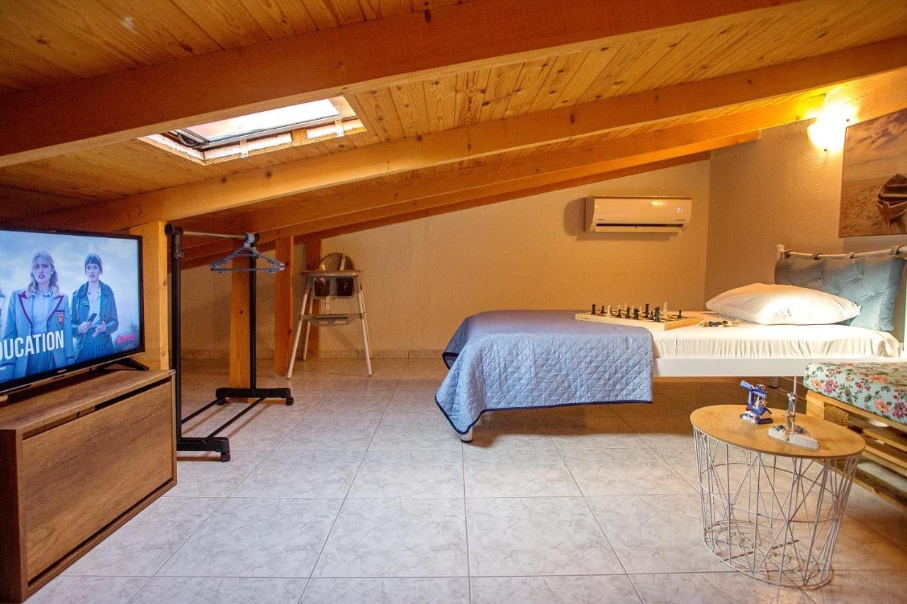 Holiday House Ioanna 2 - Loft Néa Péramos Exterior foto